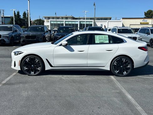 New 2026 BMW 430i w/ Premium Package RWD image 2