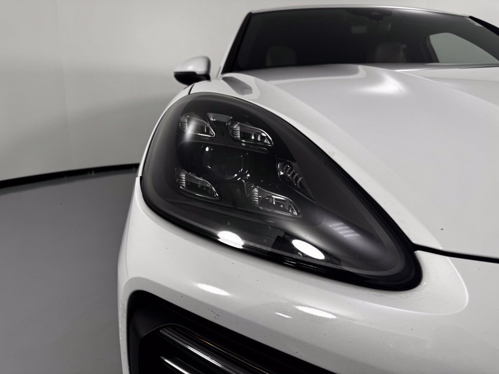 Used 2022 Porsche Cayenne AWD/4WD image 8