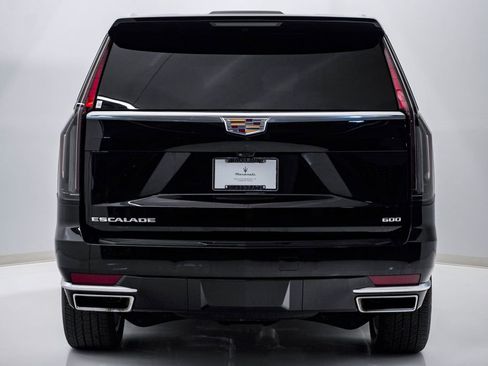 Used 2024 Cadillac Escalade Premium Luxury w/ Performance Package image 8