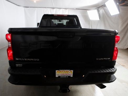 Used 2022 Chevrolet Silverado 2500 Custom image 4