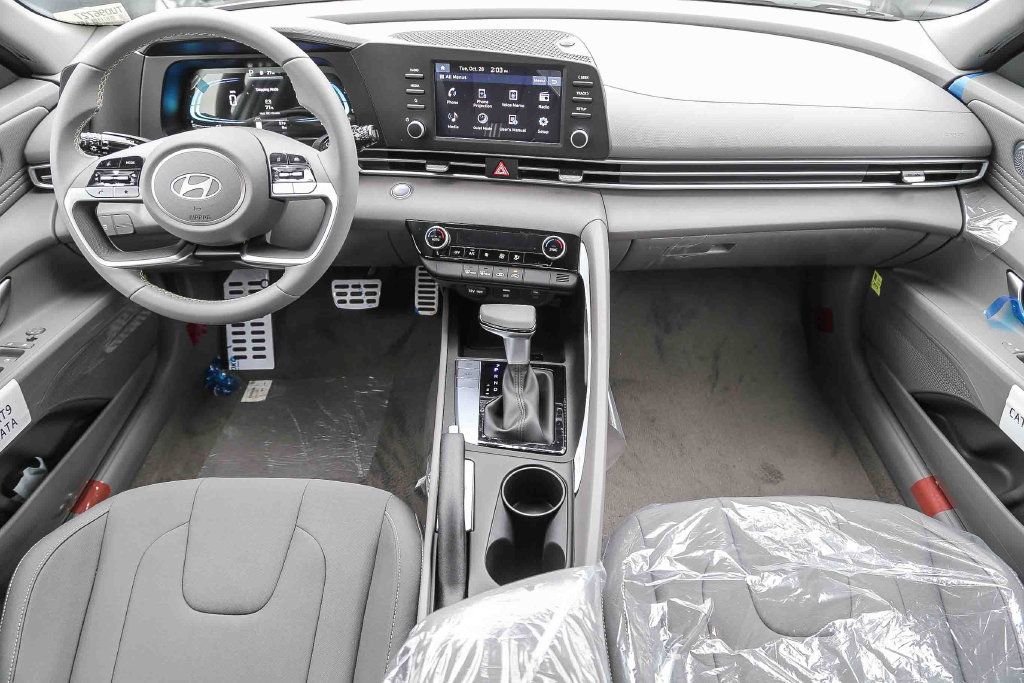 Certified 2026 Hyundai Elantra Sport FWD image 14