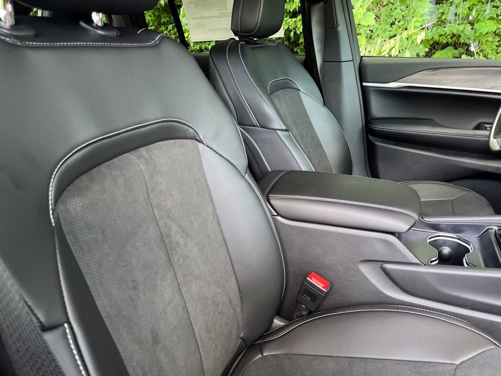 New 2026 Jeep Grand Cherokee 4WD image 36