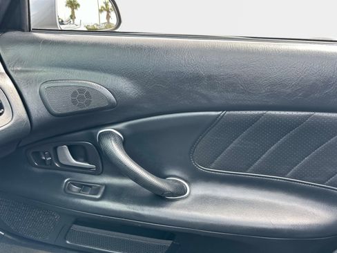 Used 2004 Honda S2000 image 17