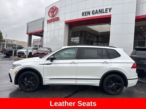 Used 2023 Volkswagen Tiguan SE R-Line AWD/4WD image 3