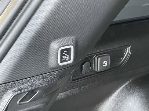 Used 2025 Jeep Grand Cherokee Altitude AWD/4WD image 14