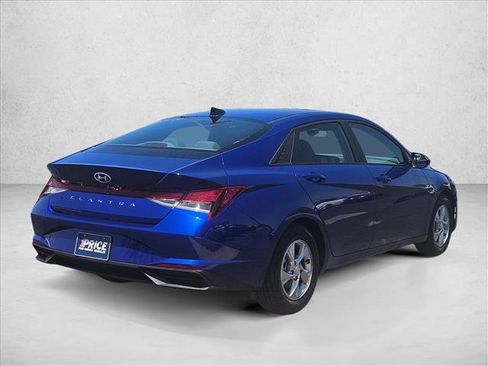 Used 2023 Hyundai Elantra SE FWD image 5