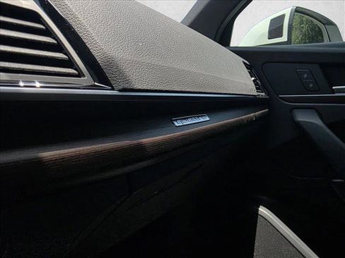 Used 2025 Audi Q5 2.0T Premium image 27