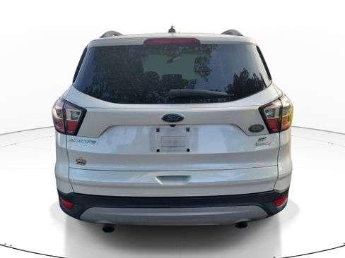 Used 2017 Ford Escape SE w/ SE Leather Comfort Package FWD image 5