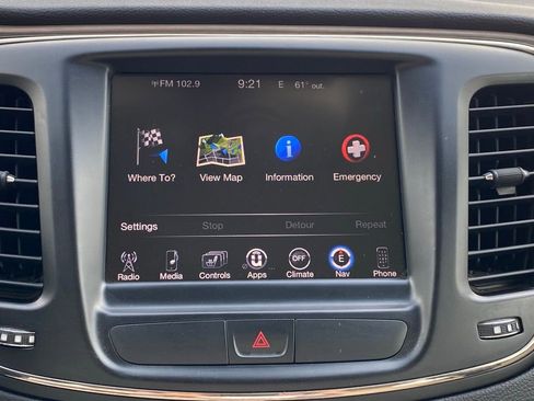 Used 2015 Chrysler 200 C w/ Navigation & Sound Group I image 15