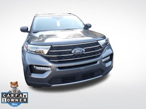 Used 2023 Ford Explorer XLT w/ Equipment Group 202A RWD image 3