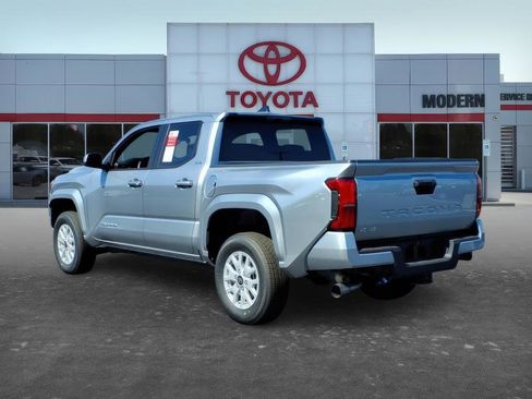 New 2026 Toyota Tacoma SR5 AWD/4WD image 4