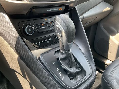 Used 2022 Ford Transit Connect XL FWD image 20
