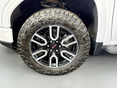 Used 2022 GMC Sierra 1500 AT4 w/ AT4 Premium Package AWD/4WD image 38