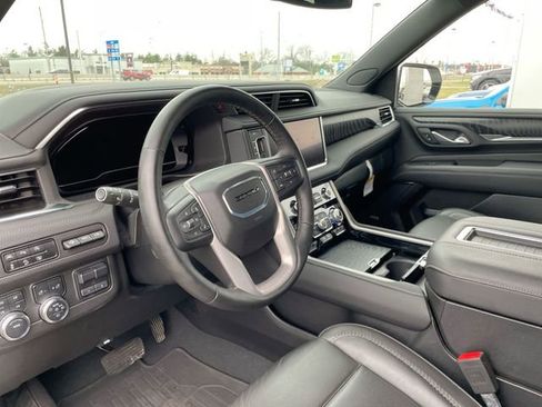 Used 2024 GMC Yukon XL Denali w/ Max Trailering Package image 12
