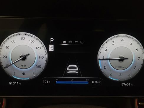 Used 2024 Hyundai Elantra SEL FWD image 23