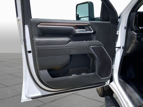 Used 2025 Chevrolet Silverado 3500 LT w/ Safety Package AWD/4WD image 21