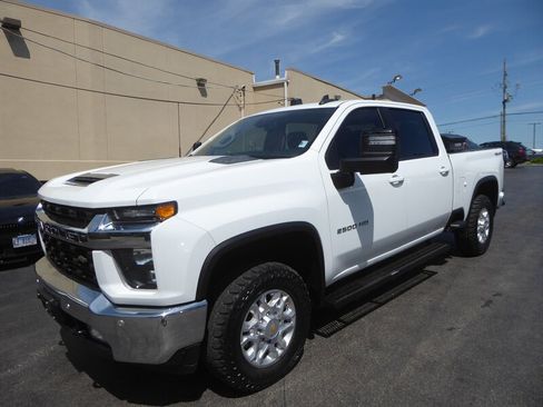 Used 2023 Chevrolet Silverado 2500 LT w/ Convenience Package AWD/4WD image 3