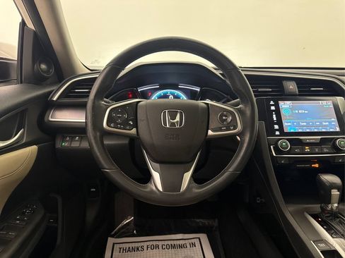 Used 2018 Honda Civic Touring image 29