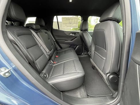 New 2026 Chevrolet Equinox LT w/ Convenience Package II FWD image 17