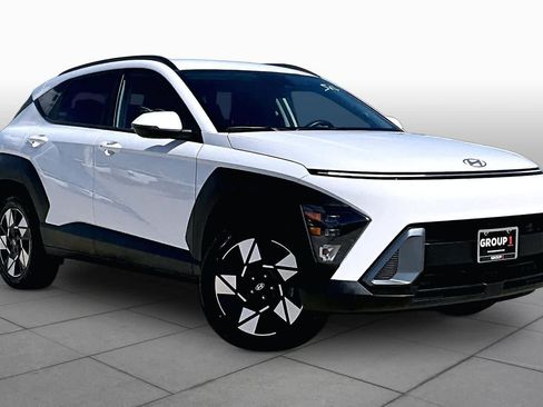 Certified 2025 Hyundai Kona SEL AWD/4WD image 3