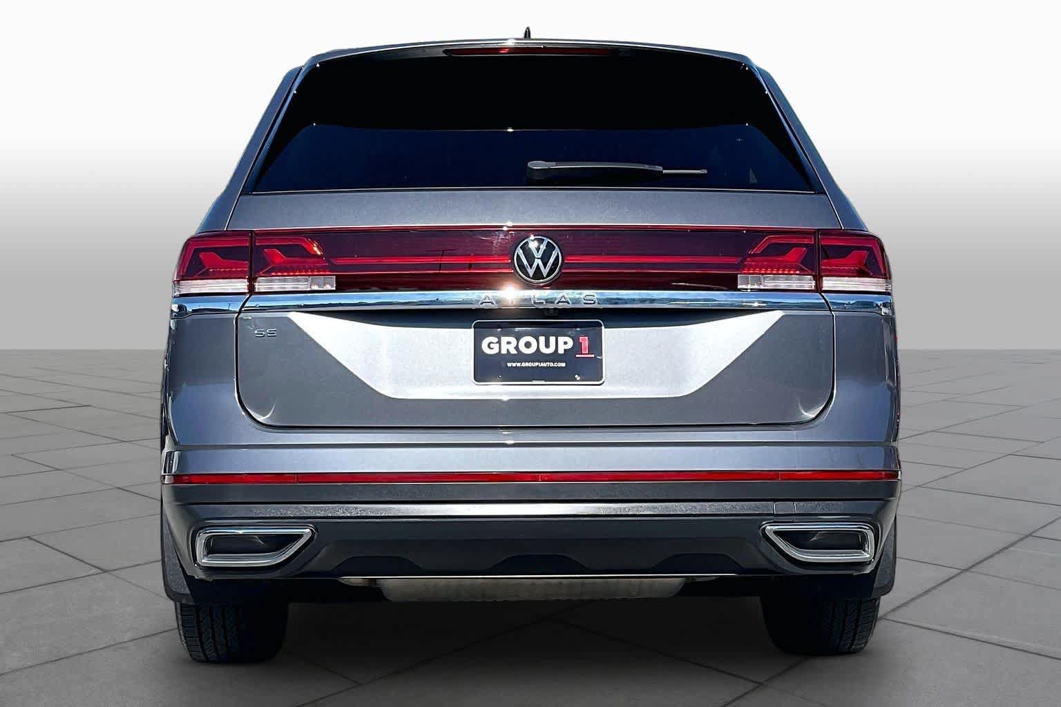Used 2024 Volkswagen Atlas SE FWD image 4