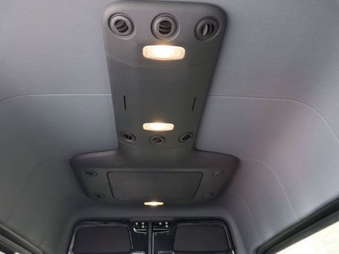 Used 2022 Mercedes-Benz Sprinter 2500 w/ Acoustic Package image 35