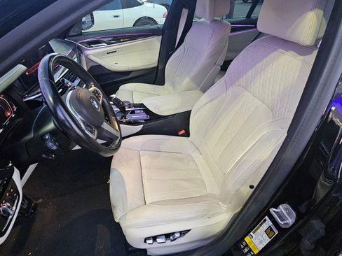Used 2021 BMW M550i xDrive w/ Premium Package image 8