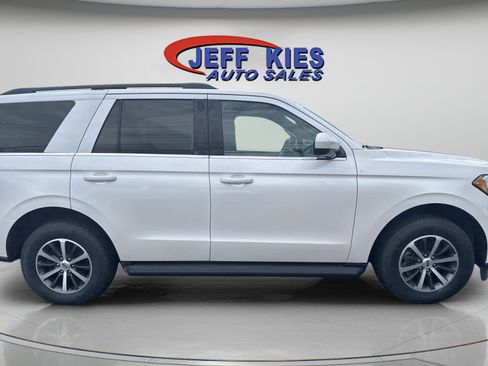 Used 2019 Ford Expedition XLT RWD image 4