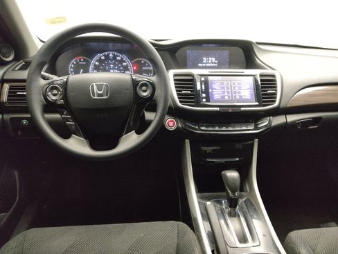 Used 2017 Honda Accord EX image 22