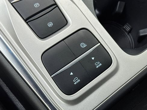 Used 2022 Ford Explorer XLT w/ Equipment Group 202A image 41