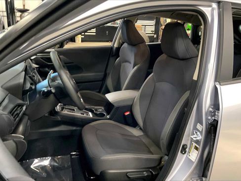 Certified 2025 Subaru Impreza 2.0i image 9