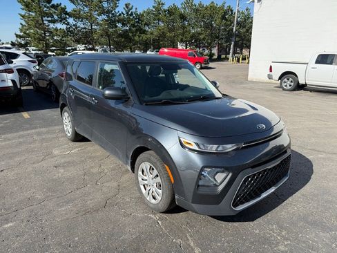 Used 2020 Kia Soul LX FWD image 4