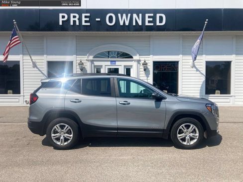 Used 2024 GMC Terrain SLE w/ Driver Convenience Package AWD/4WD image 4
