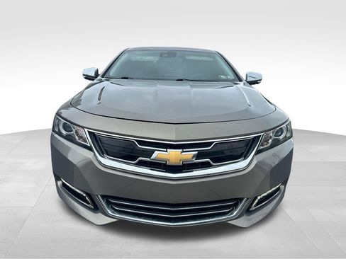 Used 2017 Chevrolet Impala Premier w/ Enhanced Convenience Package FWD image 2