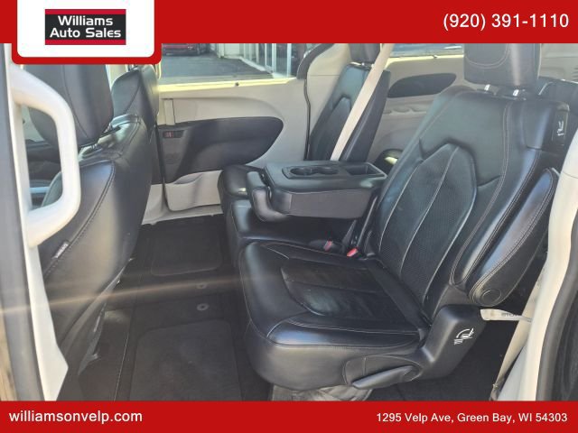 Used 2019 Chrysler Pacifica Touring-L FWD image 12