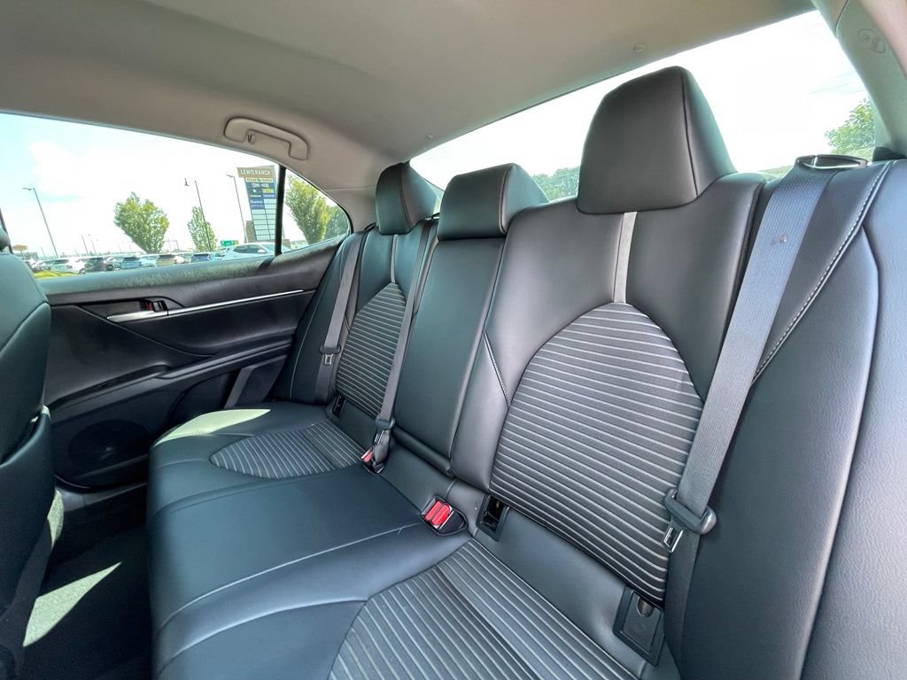 Used 2023 Toyota Camry SE FWD image 23