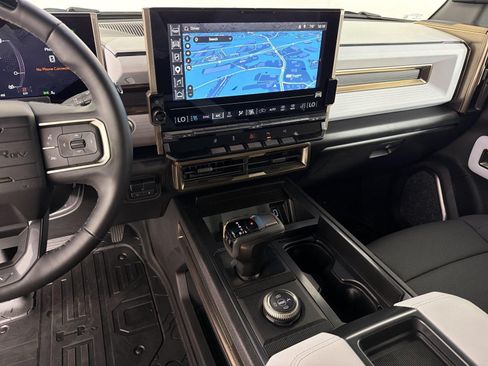 Used 2025 GMC Hummer EV 2X AWD/4WD image 29