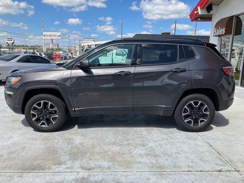 Used 2019 Jeep Compass Trailhawk AWD/4WD image 3