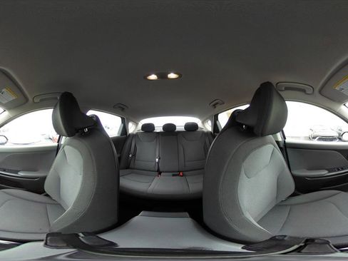 Used 2025 Kia K4 LXS image 42