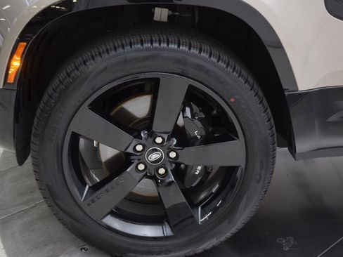 Used 2023 Land Rover Defender 110 V8 AWD/4WD image 12