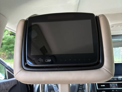 Used 2022 Nissan Armada Platinum w/ Captain's Chairs Package AWD/4WD image 34