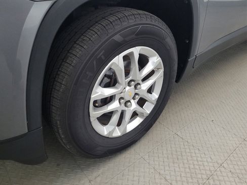 Used 2020 Chevrolet Traverse LS AWD/4WD image 31