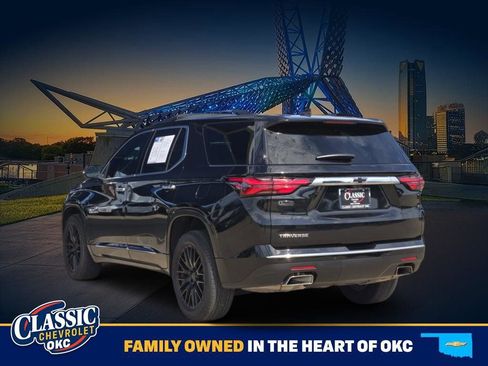 Used 2023 Chevrolet Traverse High Country FWD image 5