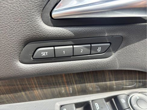 Used 2020 Cadillac XT4 Premium Luxury FWD image 25