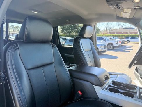 Used 2021 Ford F250 Lariat w/ Chrome Package image 21