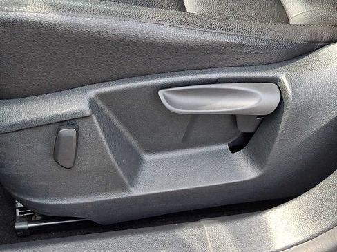 Used 2017 Volkswagen Tiguan S AWD/4WD image 12