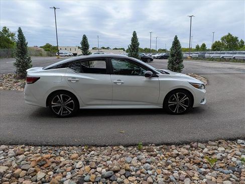 Used 2023 Nissan Sentra SR w/ Electronics Package FWD image 6