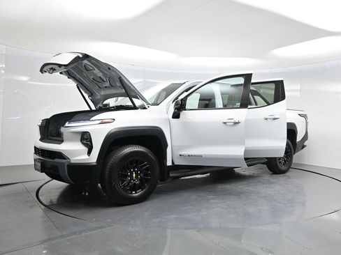 Used 2026 Chevrolet Silverado EV LT w/ Plus Package AWD/4WD image 46