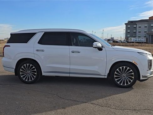 Used 2024 Hyundai Palisade Calligraphy image 5