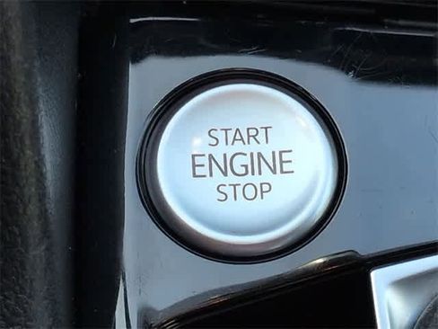 Used 2024 Volkswagen Taos SE image 37